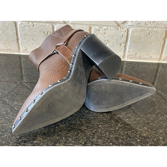 CHARLES BY CHARLES DAVID Decker Embossed brown Boots booties heels size 5 - Picture 6 of 7